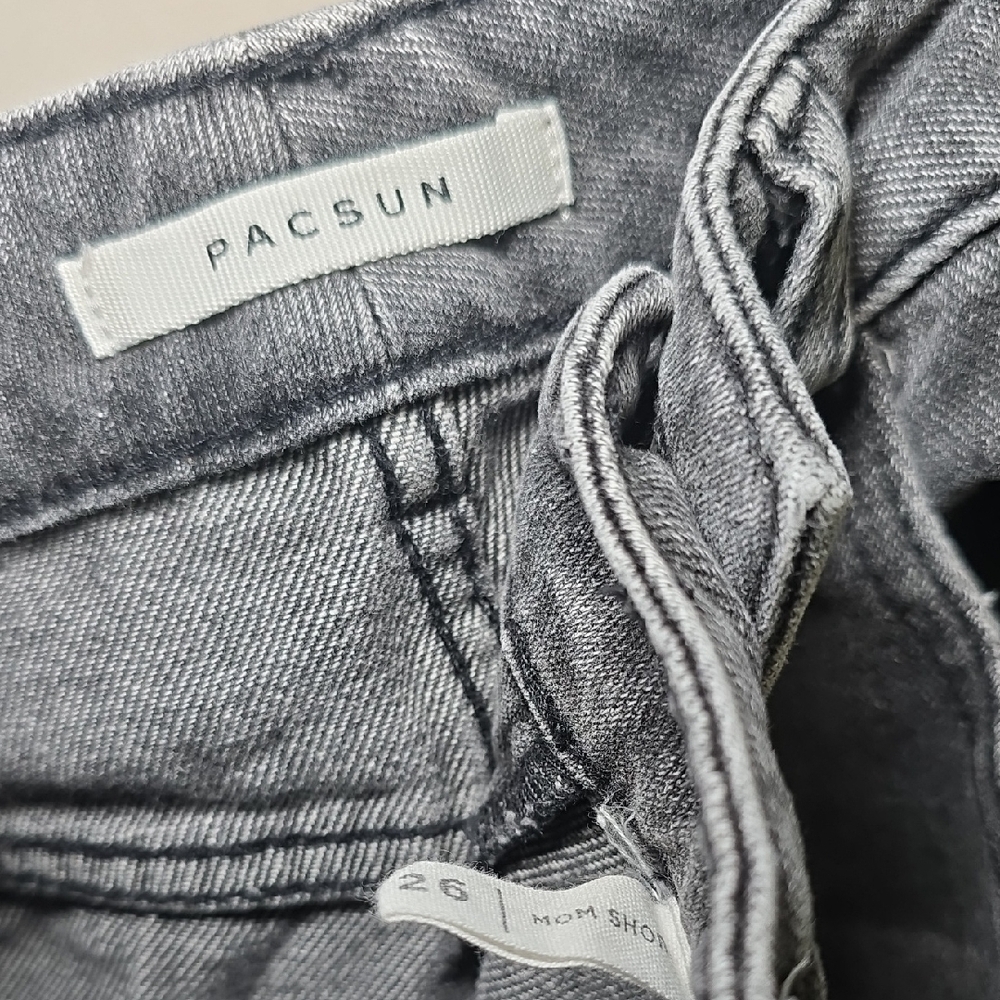 PacSun Charcoal Distressed Jean Shorts Ladies Sz 26 - Picture 3 of 4